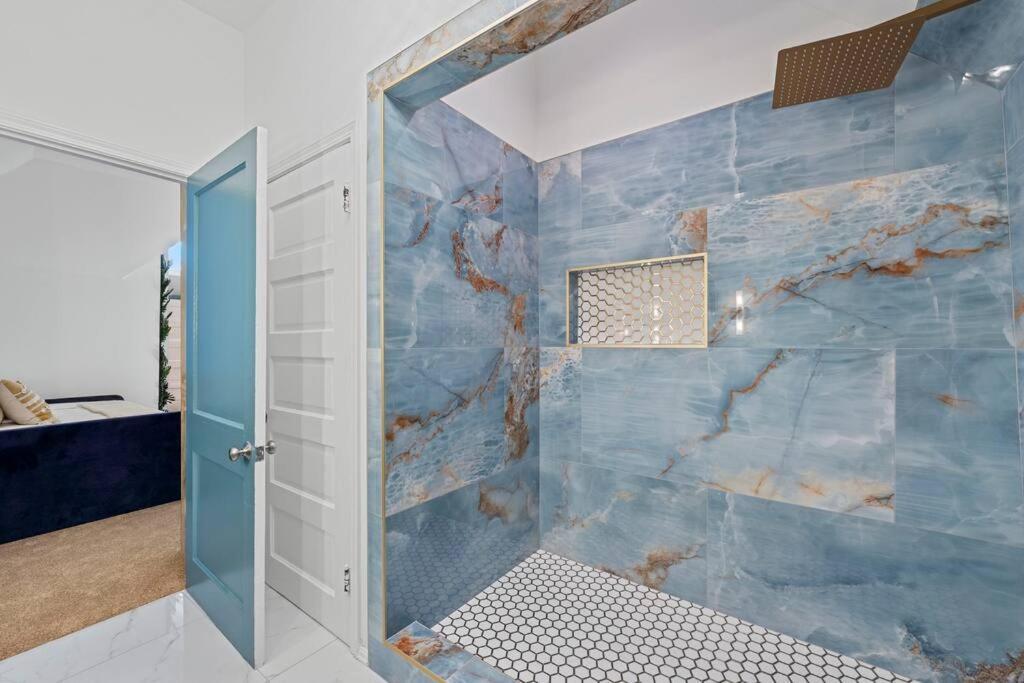 Villa Large Historical W/ Fire Pit, Chef Kitchen. *