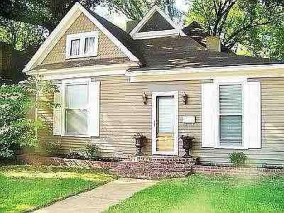 Large Historical W/ Fire Pit, Chef Kitchen. Villa Memphis
