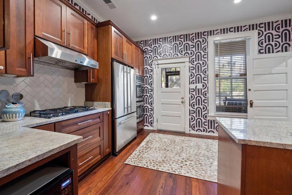 Large Historical W/ Fire Pit, Chef Kitchen. Villa *