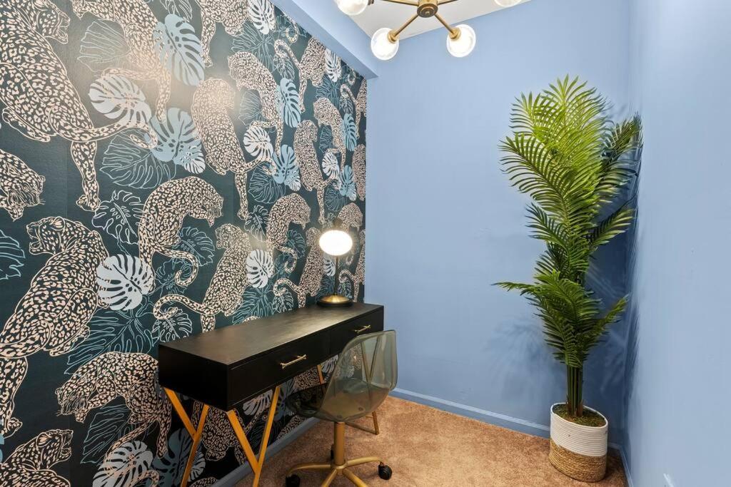 Large Historical W/ Fire Pit, Chef Kitchen. * Memphis